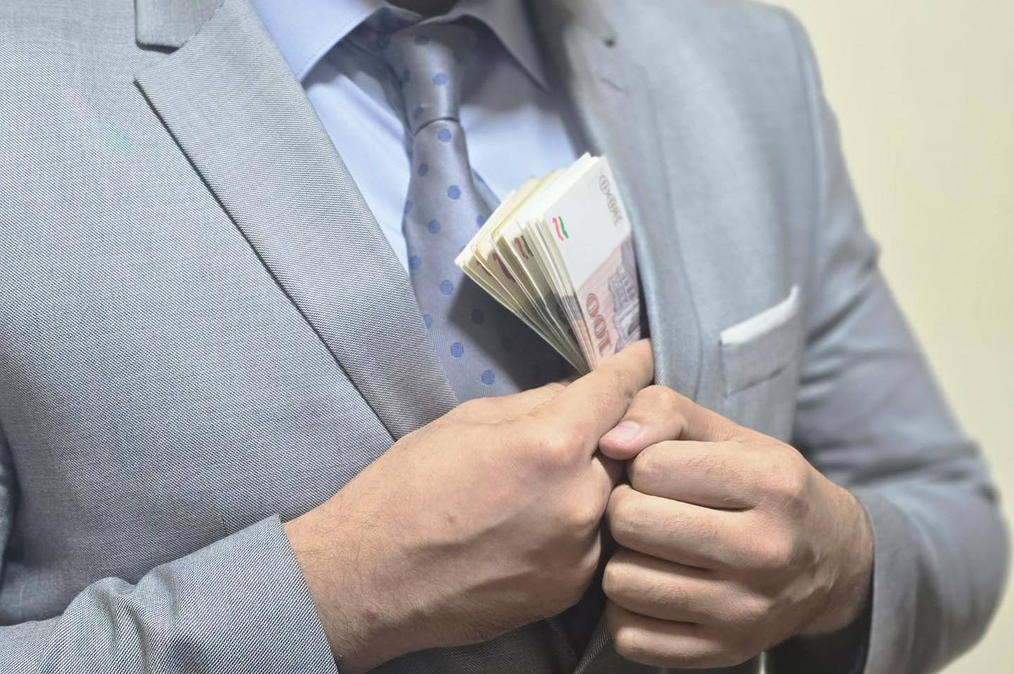 Ошкори ҳолати азонихудкунии маблағҳои буҷетӣ аз ҷониби директори ҶДММ «Давлатманд»-и шаҳри Кӯлоб